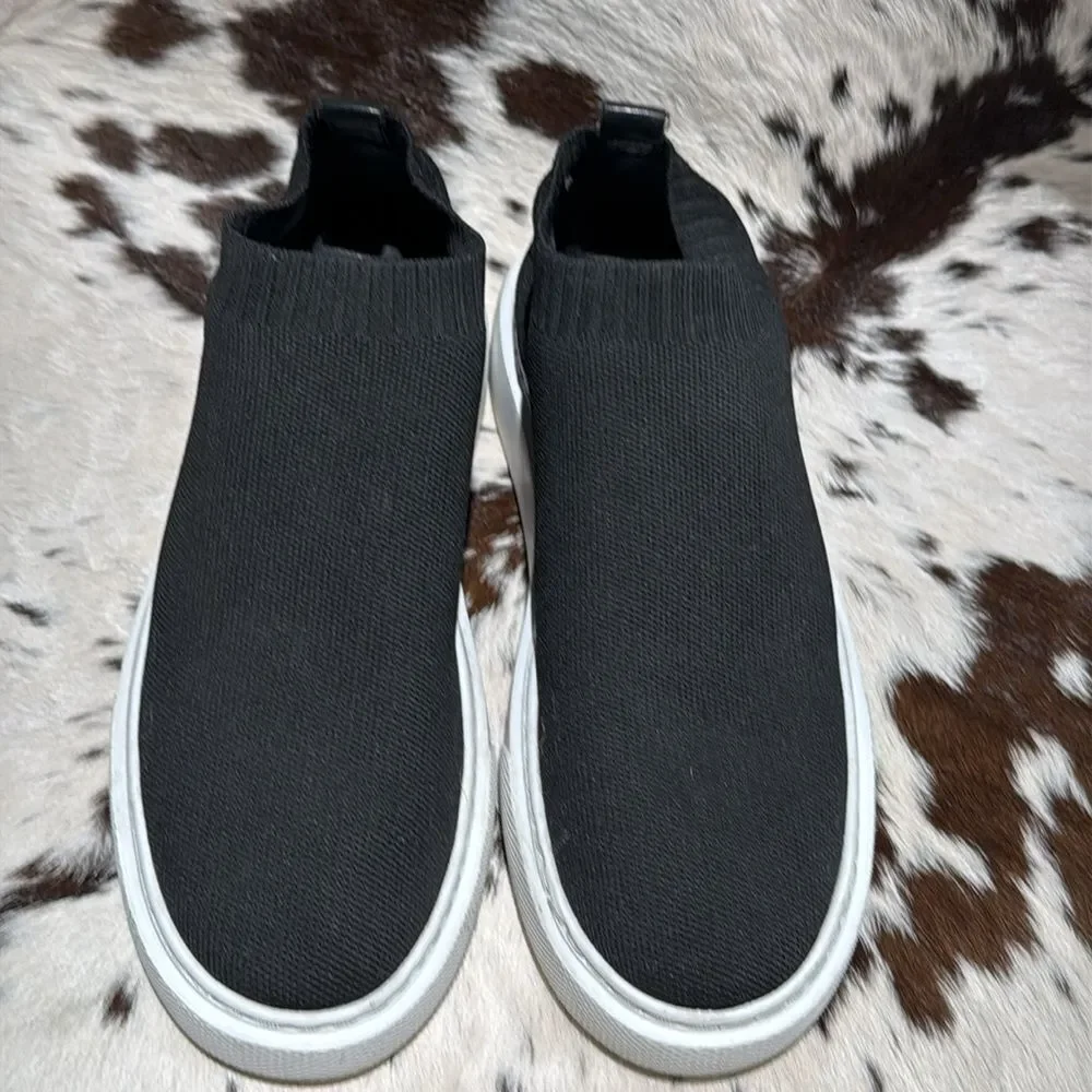 J/SLIDES these shoes
